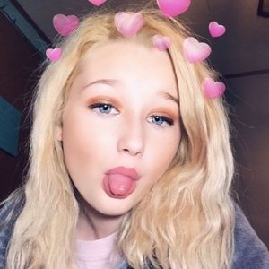 Meet your Posher, Abigail